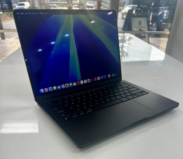 (2024) MacBook Pro 14”  M4 Space Black [16GB RAM][512GB SSD][A Grade]