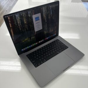 (2023) MacBook Pro M2 Max 16” Space Gray 32GB RAM/ 1TB SSD/ -Great Condition